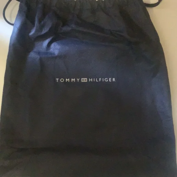 real tommy hilfiger bag - Picture 2 of 3